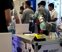 Akhir robot komposit